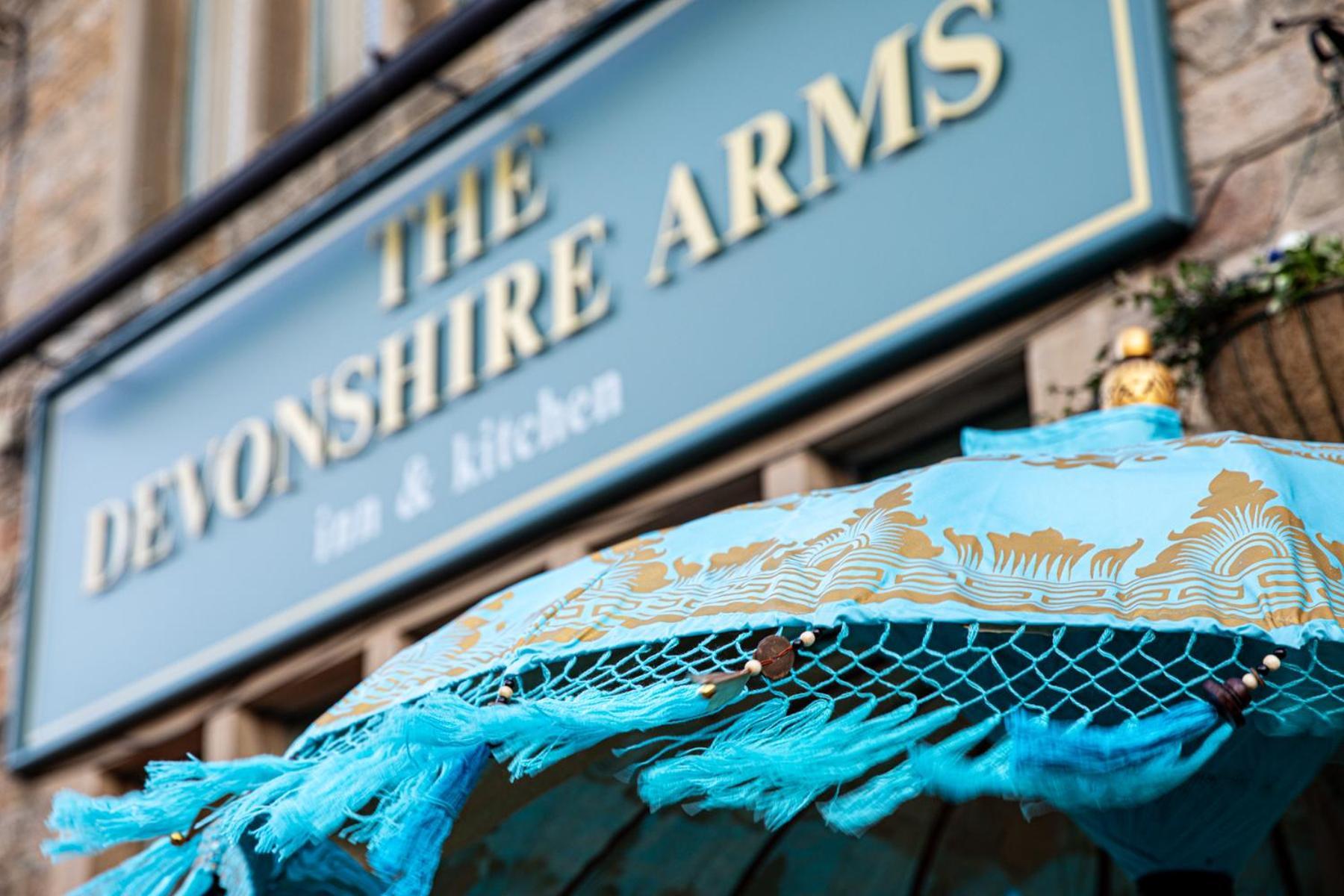 The Devonshire Arms Hotel Baslow Exterior photo