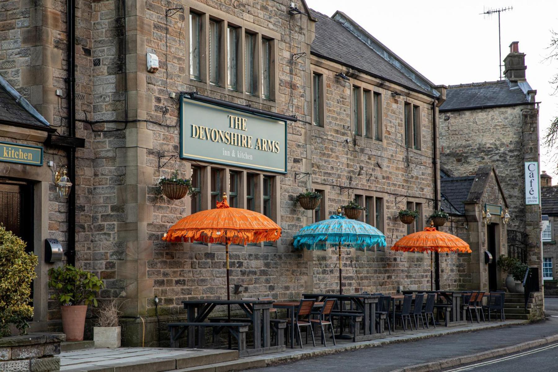 The Devonshire Arms Hotel Baslow Exterior photo