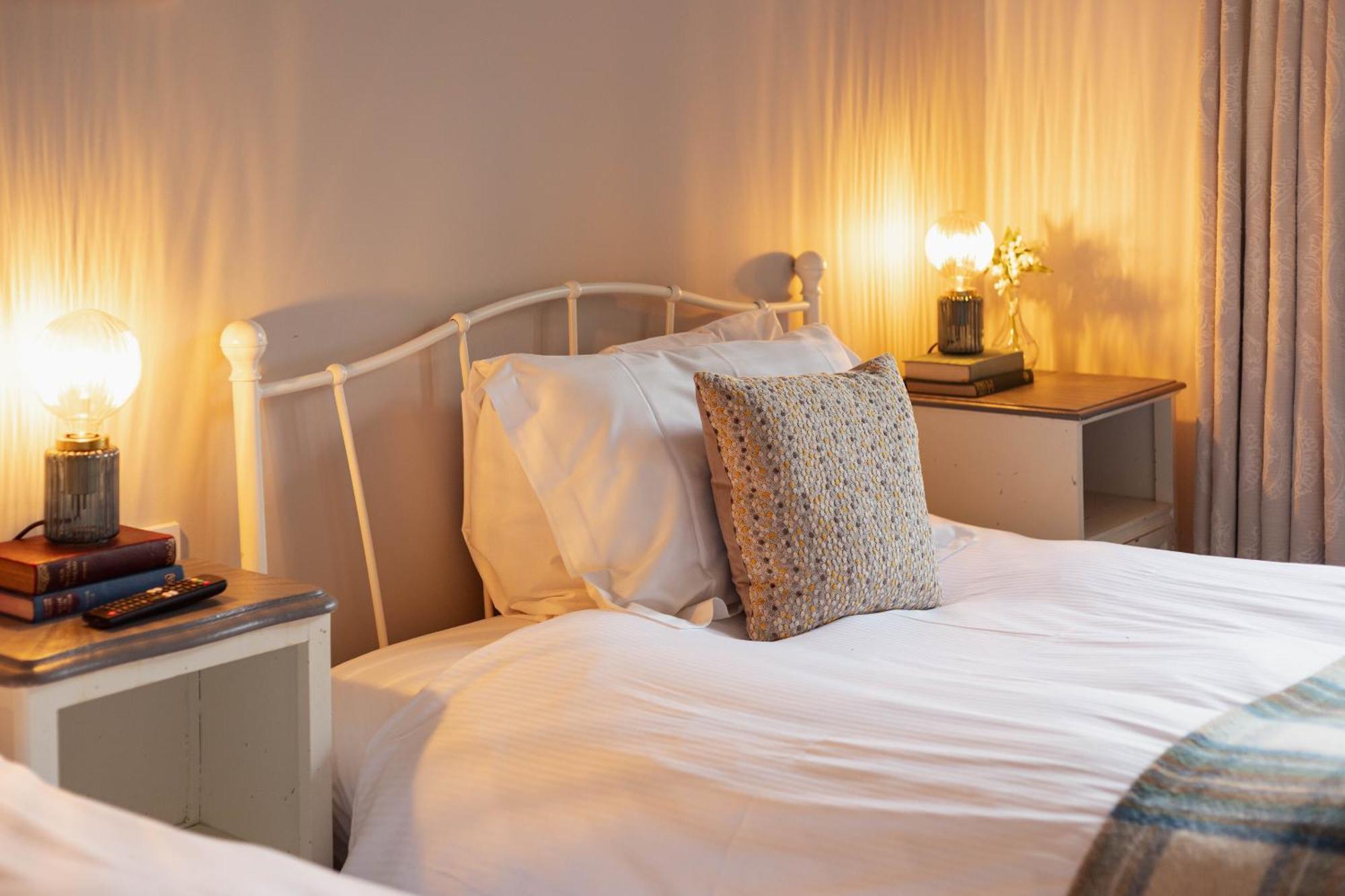 The Devonshire Arms Hotel Baslow Room photo
