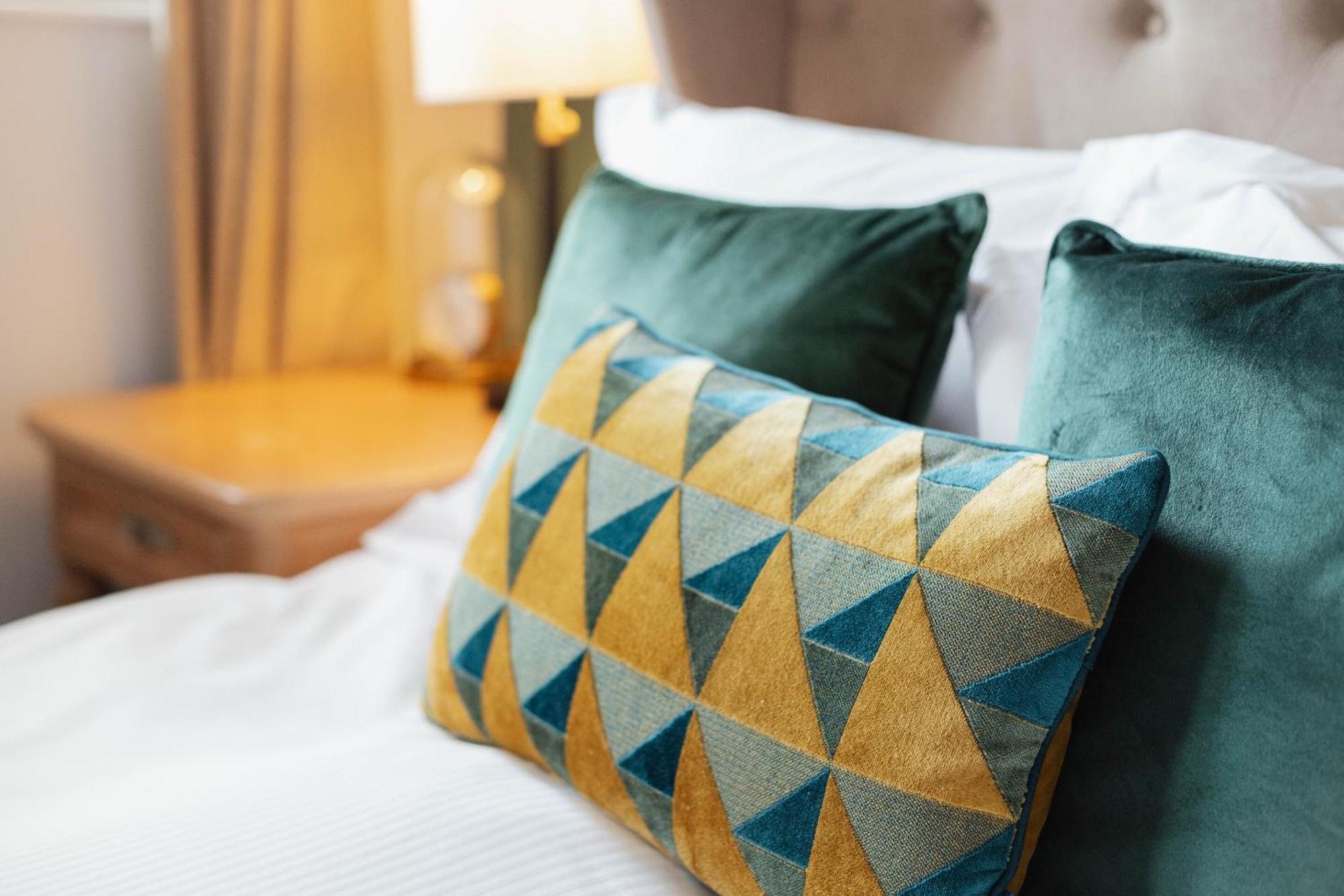 The Devonshire Arms Hotel Baslow Room photo