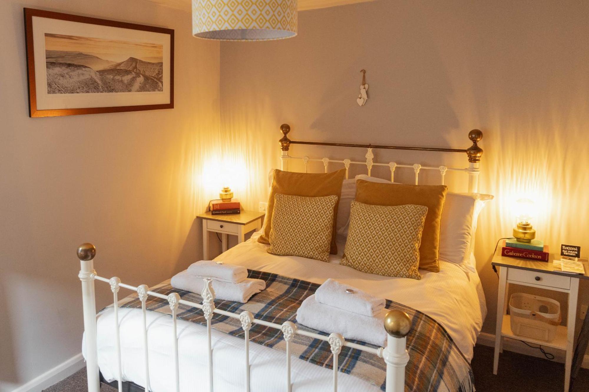 The Devonshire Arms Hotel Baslow Room photo