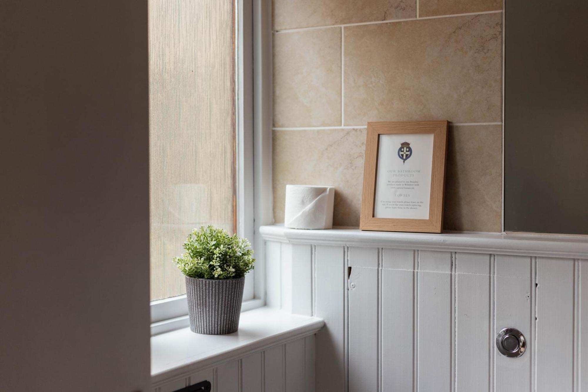 The Devonshire Arms Hotel Baslow Room photo