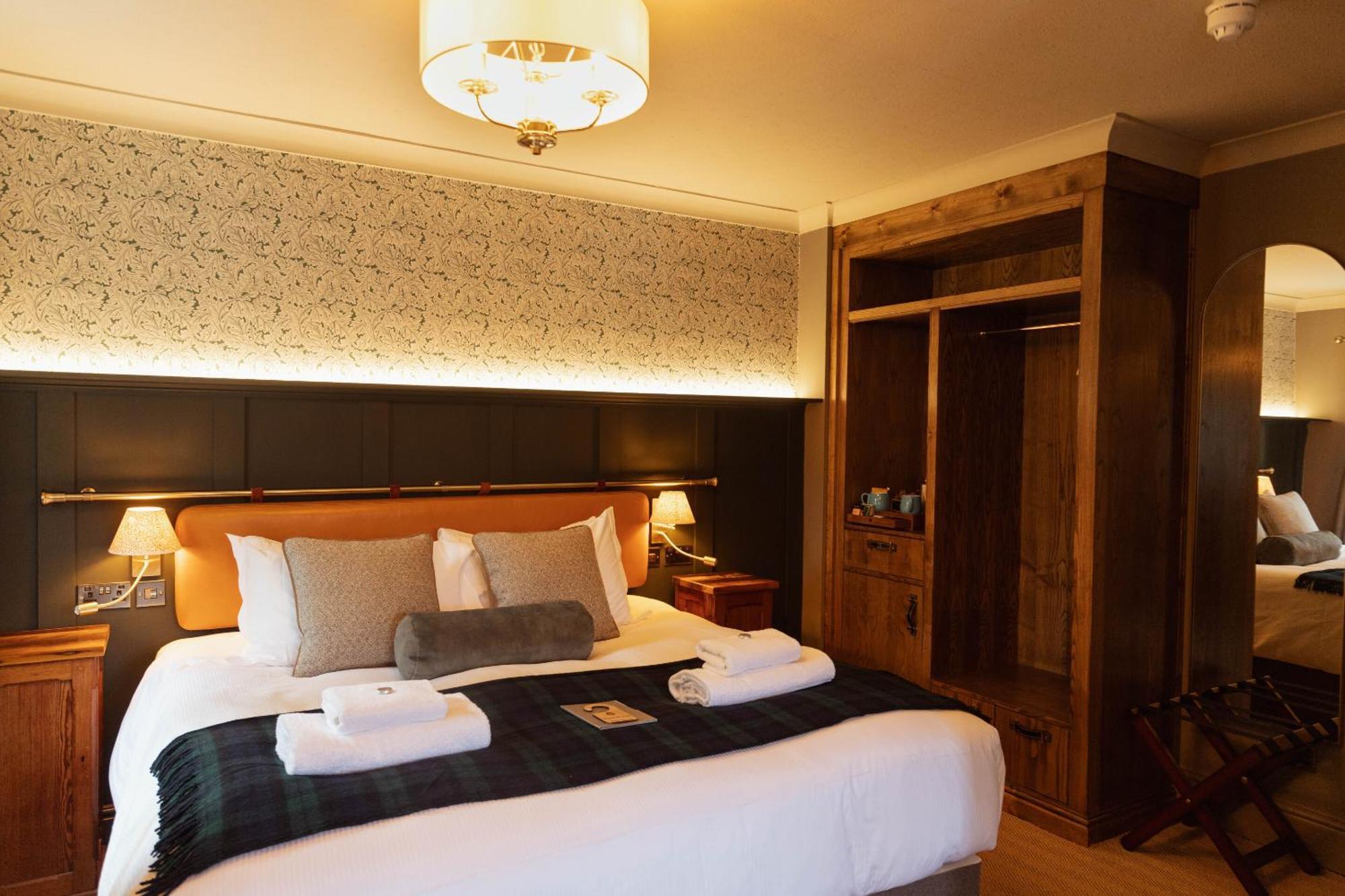 The Devonshire Arms Hotel Baslow Room photo