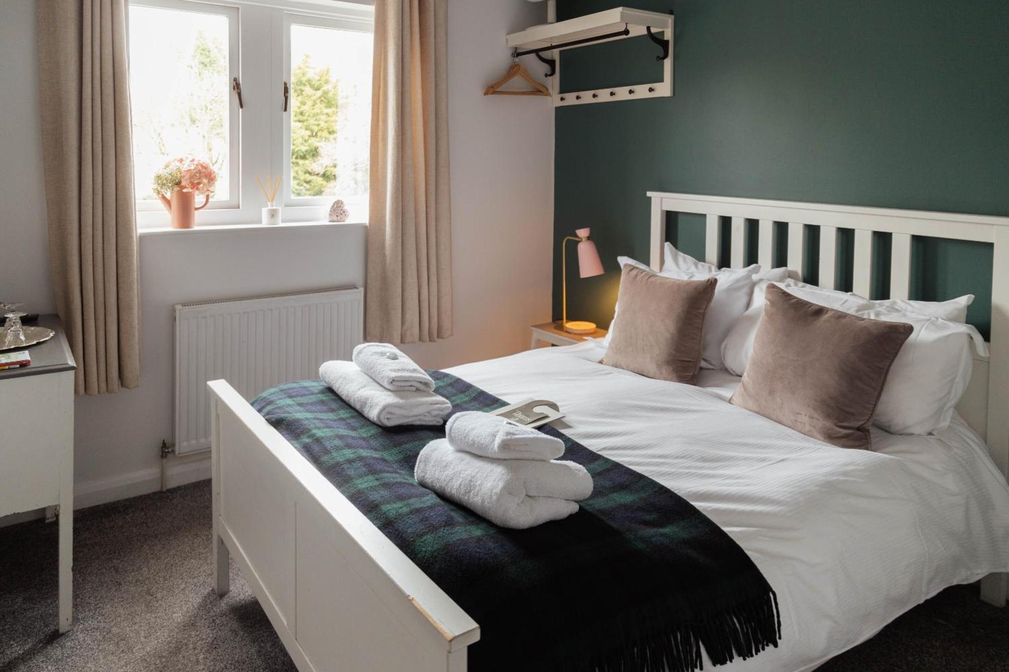 The Devonshire Arms Hotel Baslow Room photo